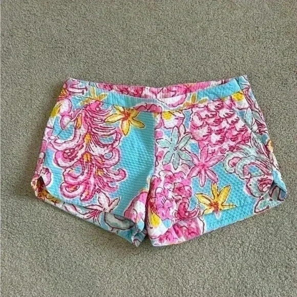 Lilly Pulitzer Pants - Lilly Pulitzer pastel floral shorts in size 0